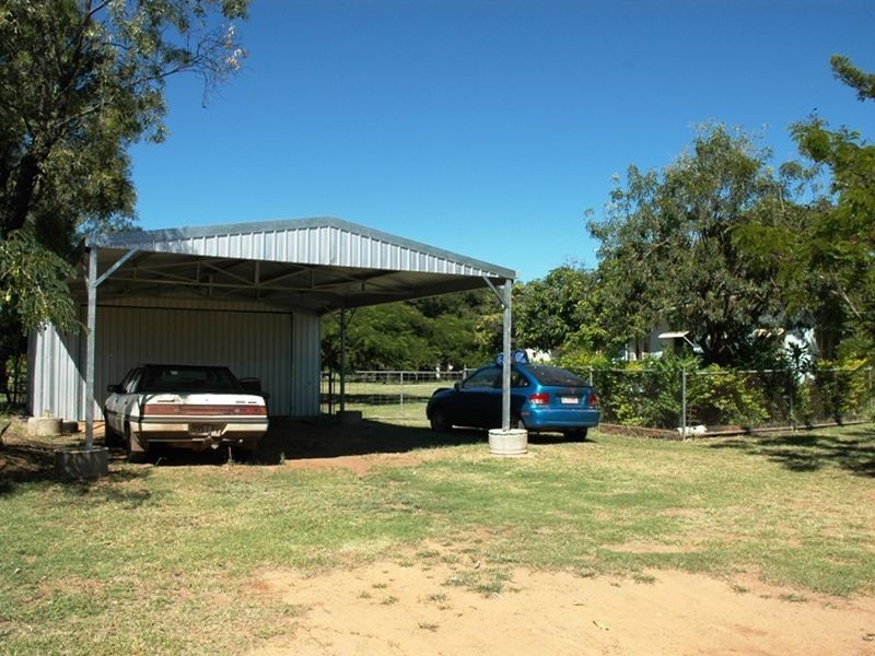11 Elm street, Barcaldine QLD 4725