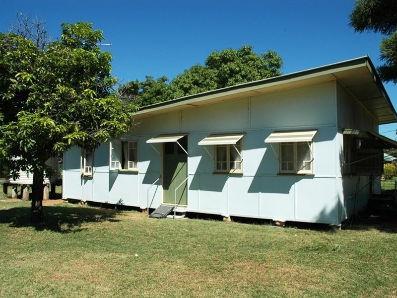 11 Elm street, Barcaldine QLD 4725