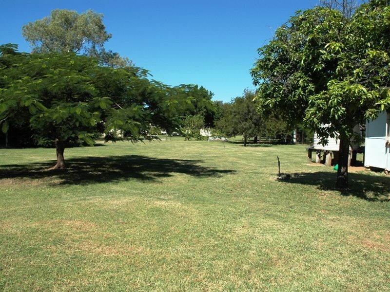 11 Elm street, Barcaldine QLD 4725