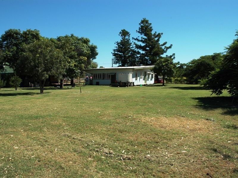 11 Elm street, Barcaldine QLD 4725