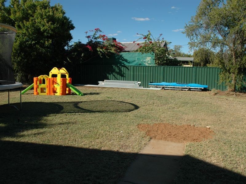 6 Lark Street, Longreach QLD 4730