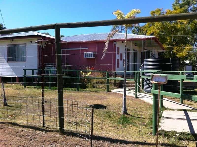 1 Flora street, Blackall QLD 4472