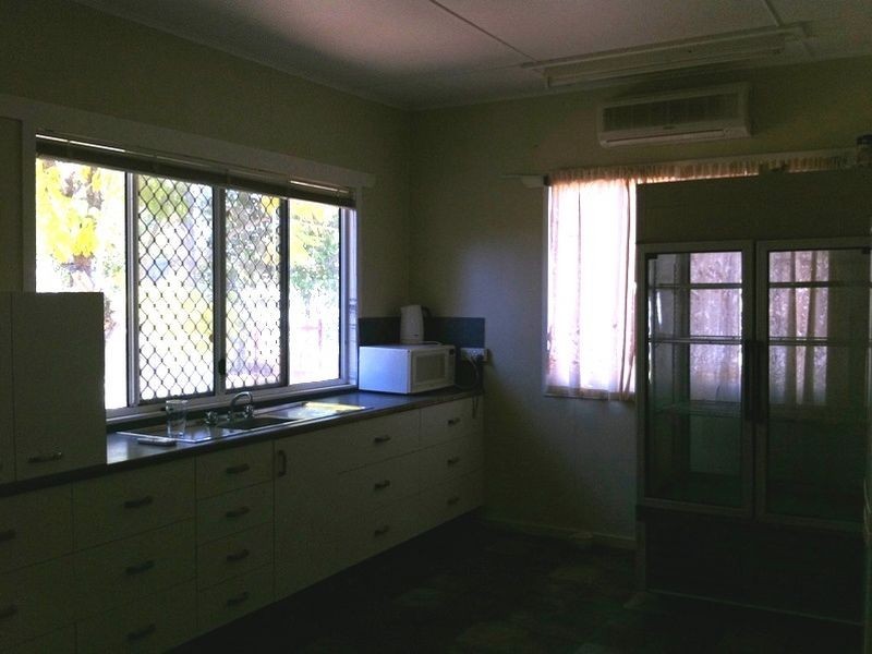 1 Flora street, Blackall QLD 4472