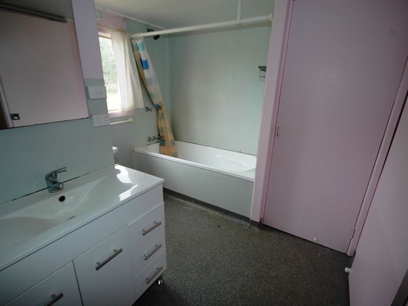 9 Milton street, Alpha QLD 4724