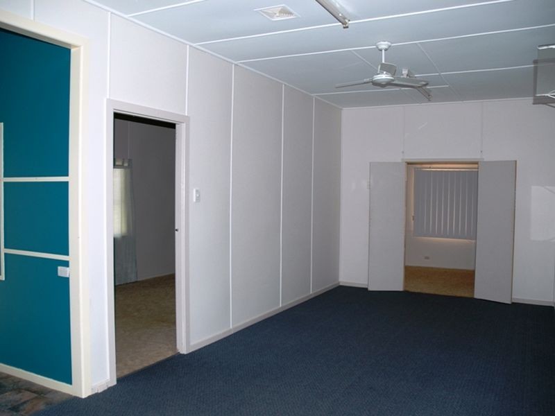 176 Kingfisher street, Longreach QLD 4730