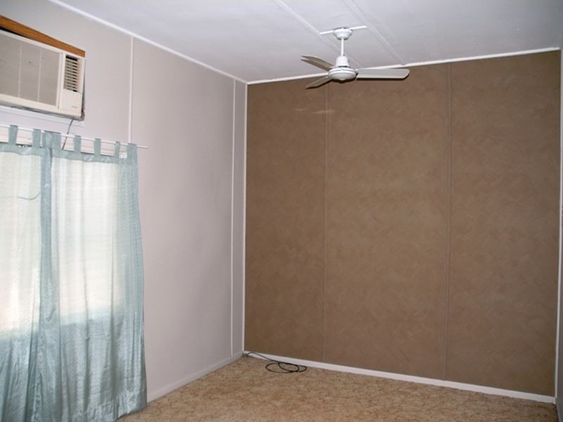 176 Kingfisher street, Longreach QLD 4730