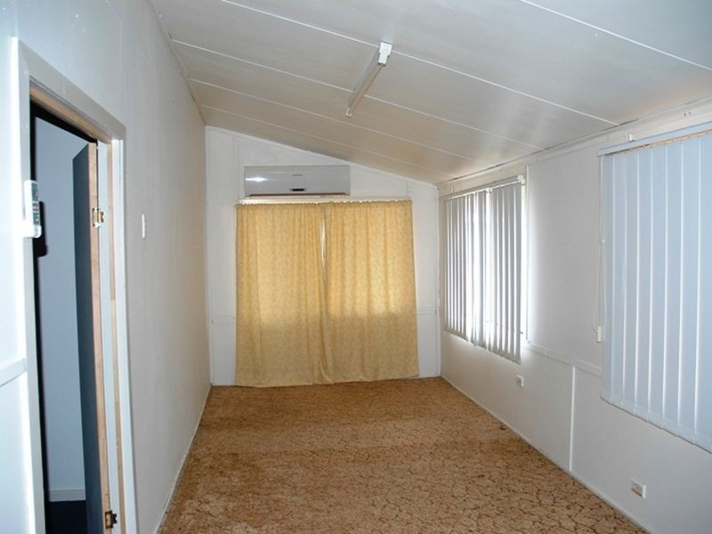 176 Kingfisher street, Longreach QLD 4730