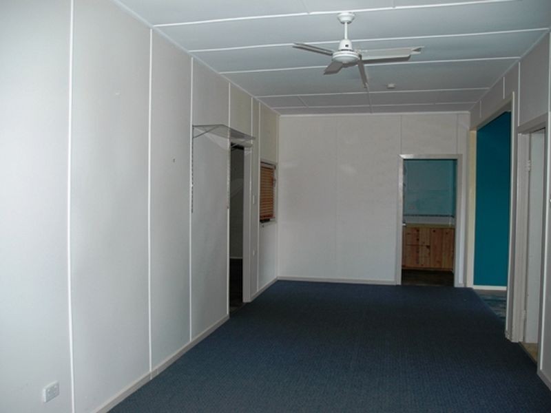 176 Kingfisher street, Longreach QLD 4730