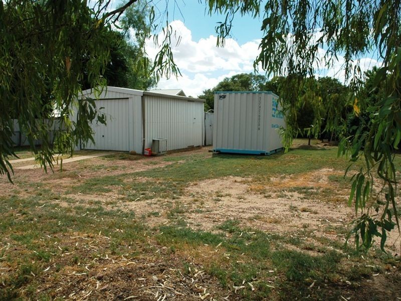 176 Kingfisher street, Longreach QLD 4730