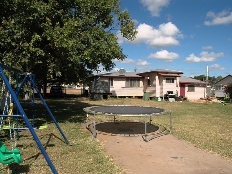 9 Dunning street, Alpha QLD 4724