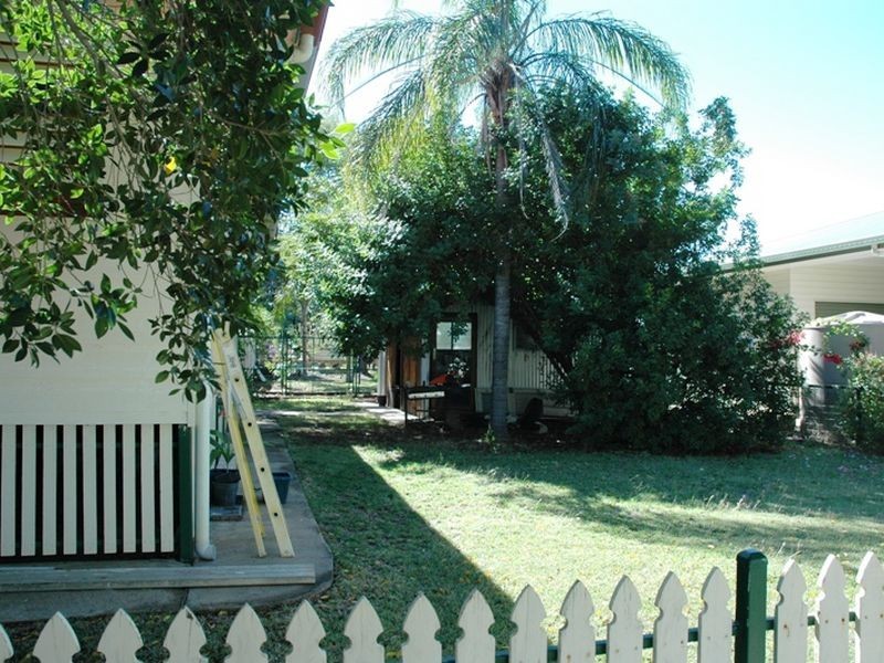16 Swan street, Longreach QLD 4730