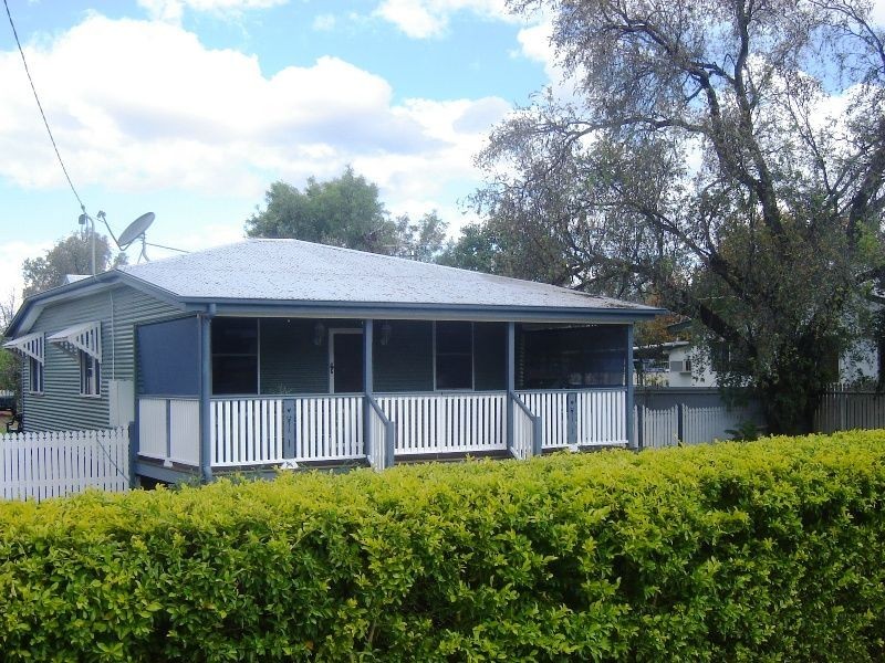 106 Cassowary street, Longreach QLD 4730
