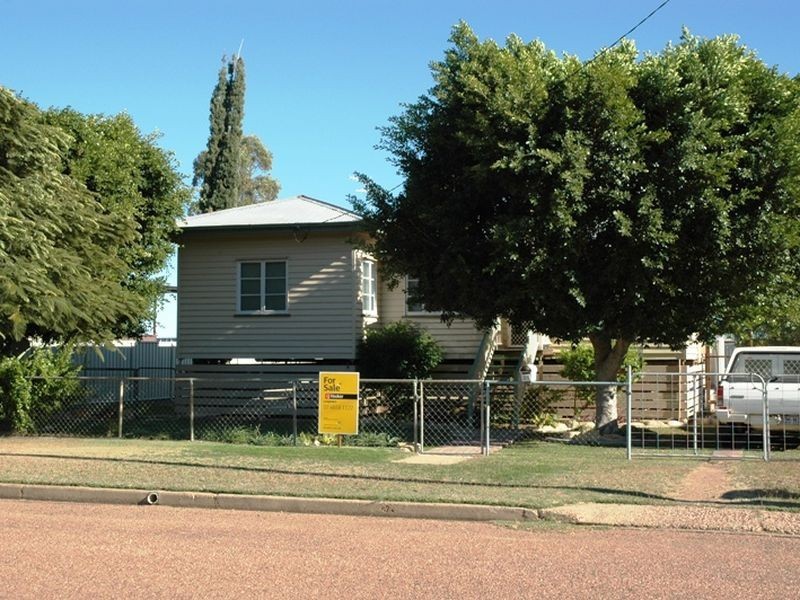 25 Eagle street, Longreach QLD 4730