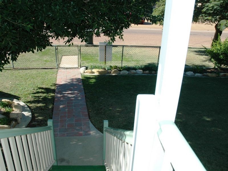 25 Eagle street, Longreach QLD 4730