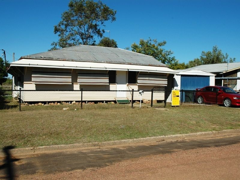 176 Crane street, Longreach QLD 4730