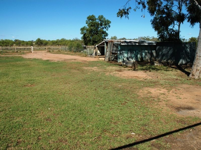 176 Crane street, Longreach QLD 4730