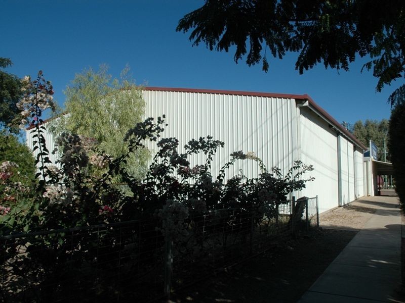 77 Elderslie Street, Winton QLD 4735