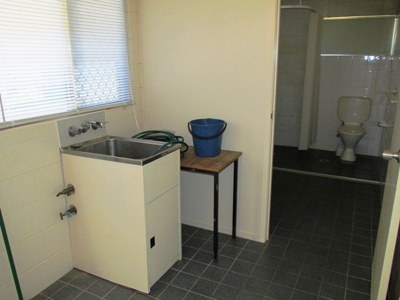 3/156 Crane Street, Longreach QLD 4730