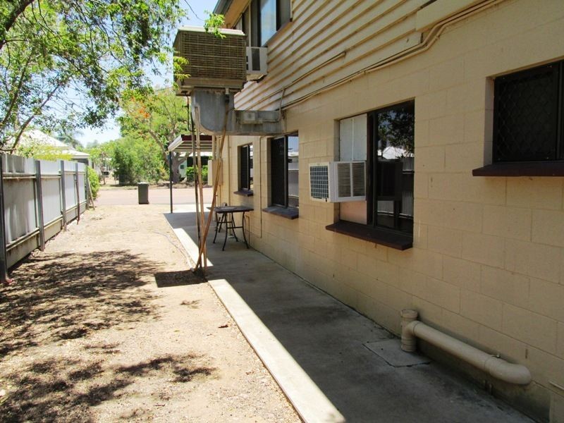 3/156 Crane Street, Longreach QLD 4730
