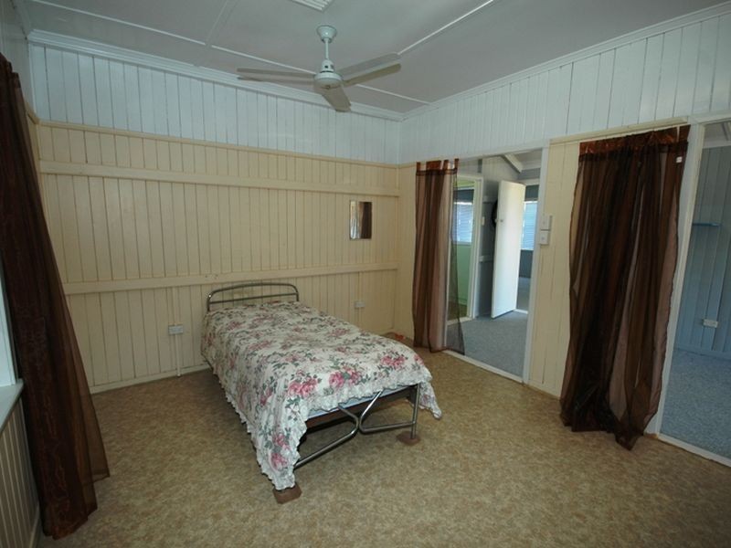 8 Wompoo road, Longreach QLD 4730