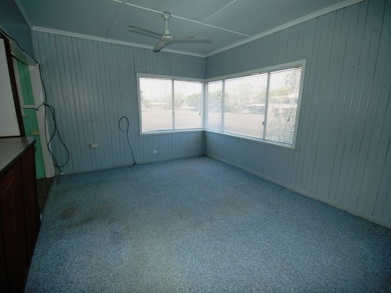 8 Wompoo road, Longreach QLD 4730