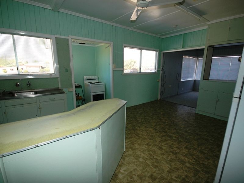 8 Wompoo road, Longreach QLD 4730