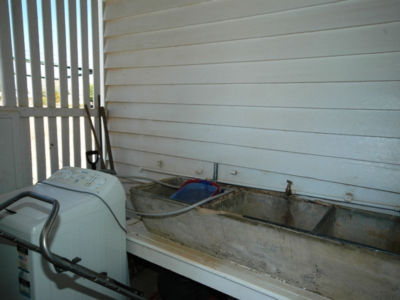 8 Wompoo road, Longreach QLD 4730