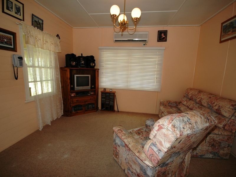 38 Cypress street, Barcaldine QLD 4725