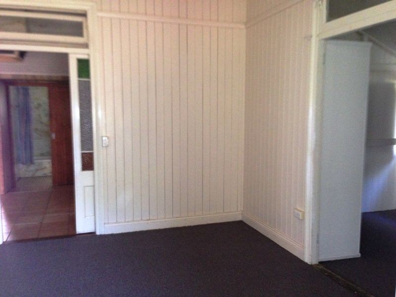 3/156 Crane Street, Longreach QLD 4730