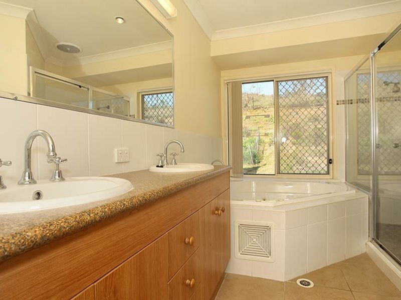 42-46 hinchcliffe Drive, Kooralbyn QLD 4285