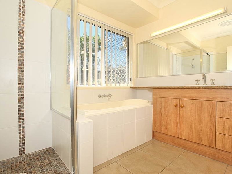 42-46 hinchcliffe Drive, Kooralbyn QLD 4285