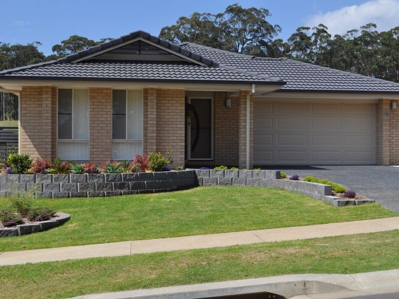 16 Seacrest Boulevard, Sandy Beach NSW 2456
