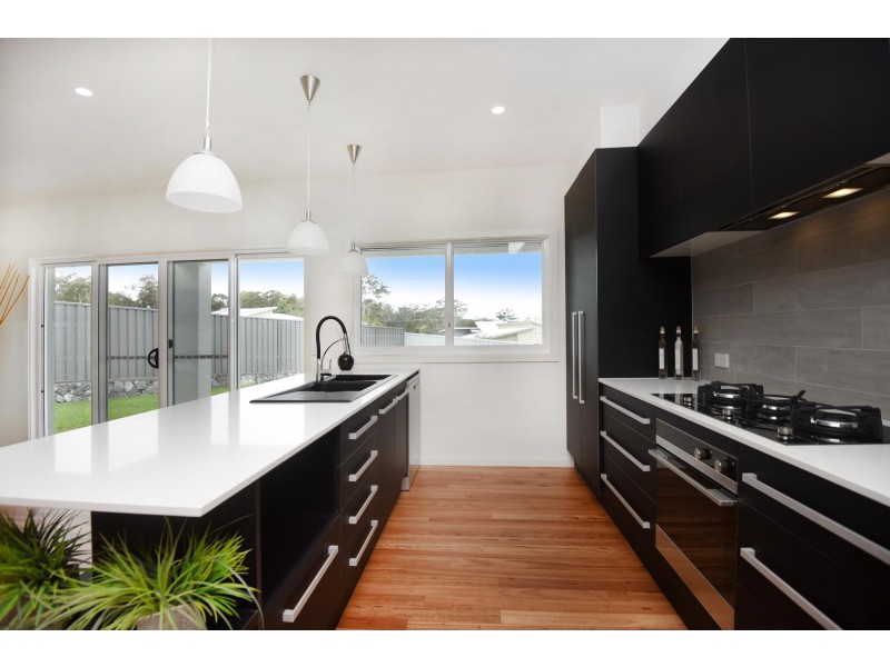 8 Neptune Close, Safety Beach NSW 2456