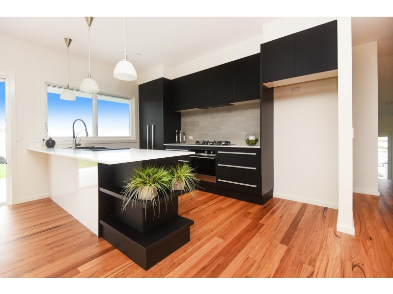 8 Neptune Close, Safety Beach NSW 2456