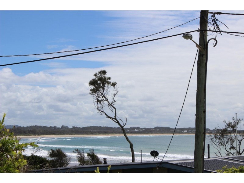 15 First Avenue, Arrawarra Headland NSW 2456
