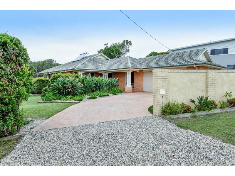 60 Arrawarra Road, Arrawarra Headland NSW 2456