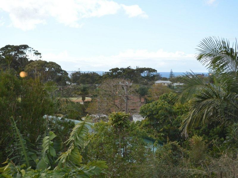 25 Scarborough Street, Woolgoolga NSW 2456