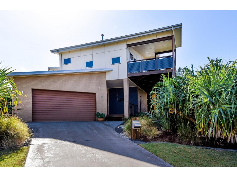 8 Blue Gum Avenue, Sandy Beach NSW 2456