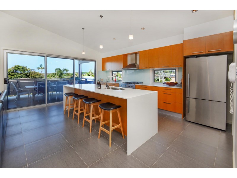 8 Blue Gum Avenue, Sandy Beach NSW 2456