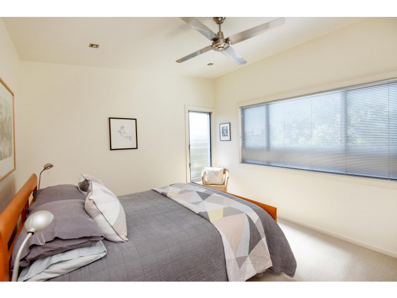 8 Blue Gum Avenue, Sandy Beach NSW 2456