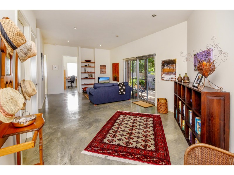 8 Blue Gum Avenue, Sandy Beach NSW 2456