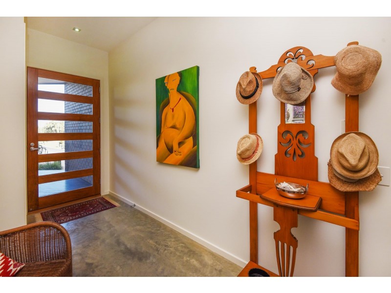 8 Blue Gum Avenue, Sandy Beach NSW 2456