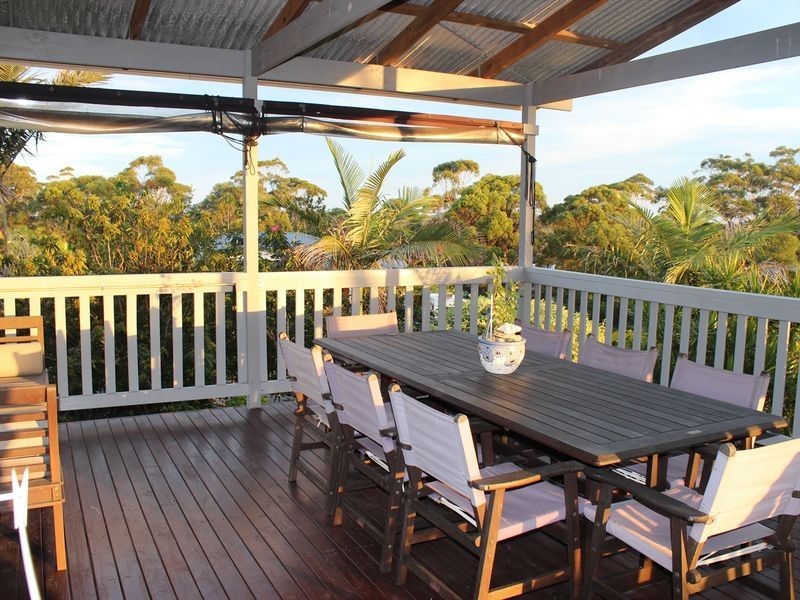 2 Azure Avenue, Emerald Beach NSW 2456
