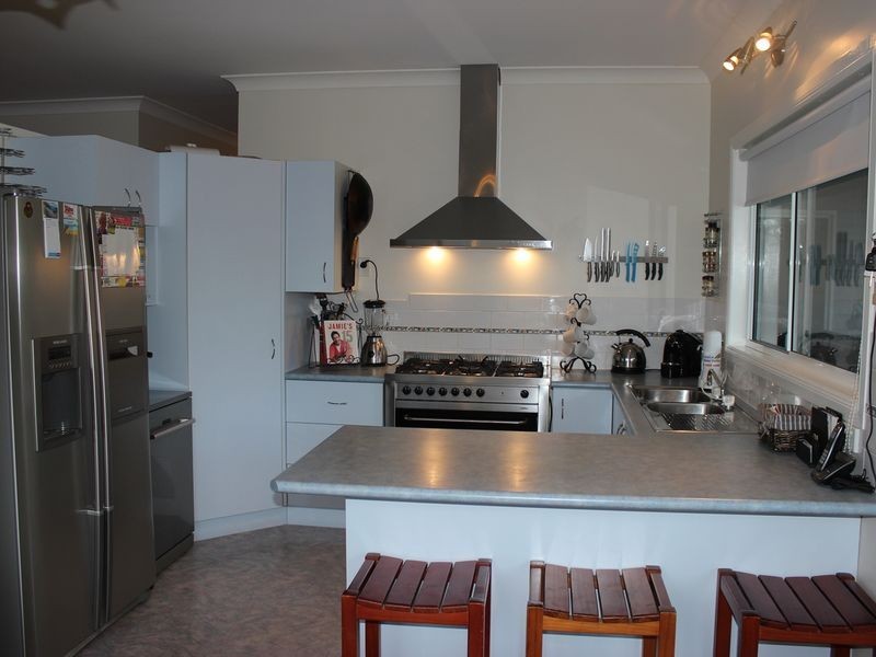 2 Azure Avenue, Emerald Beach NSW 2456