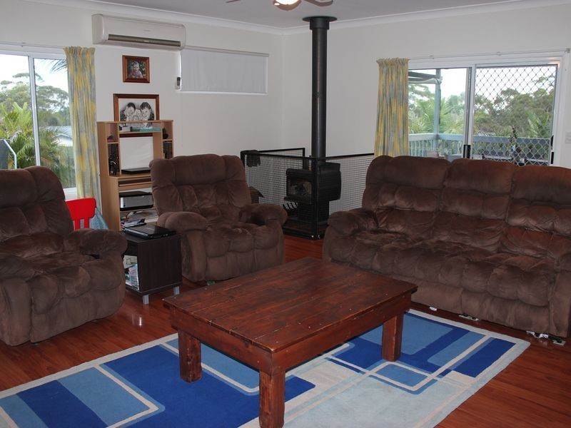 2 Azure Avenue, Emerald Beach NSW 2456