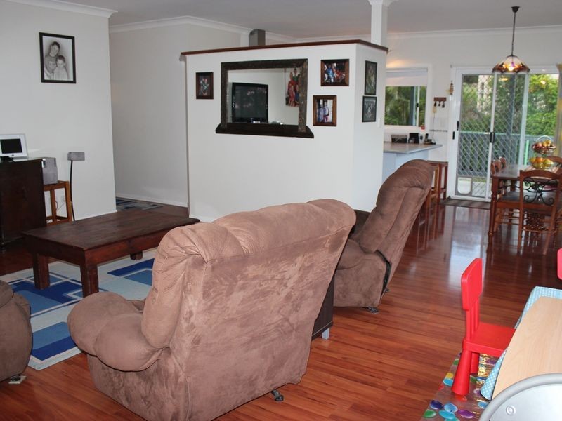 2 Azure Avenue, Emerald Beach NSW 2456