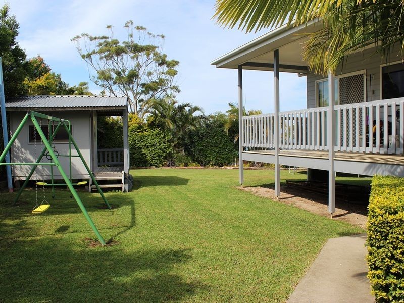 2 Azure Avenue, Emerald Beach NSW 2456