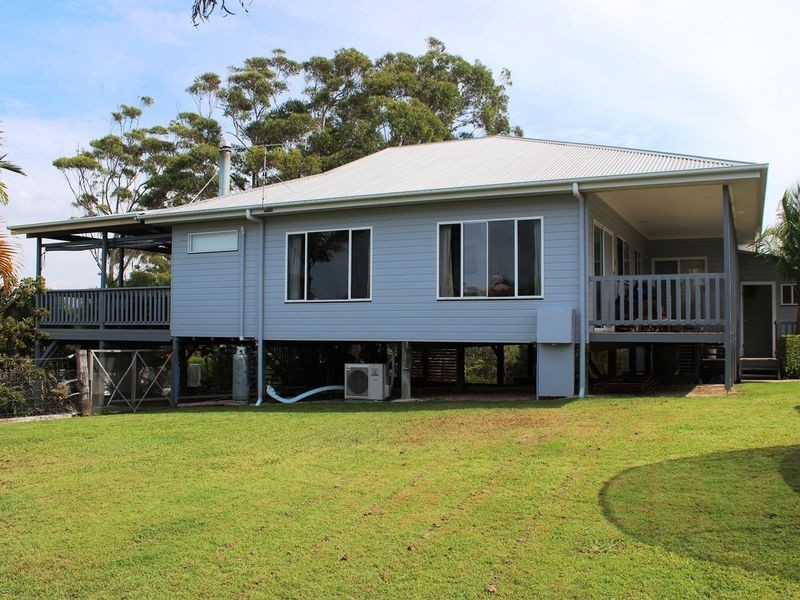 2 Azure Avenue, Emerald Beach NSW 2456