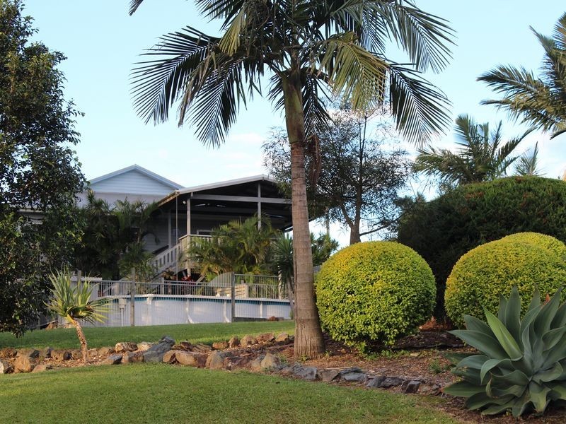 2 Azure Avenue, Emerald Beach NSW 2456