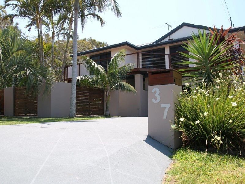 37 Dammeral Crescent, Emerald Beach NSW 2456